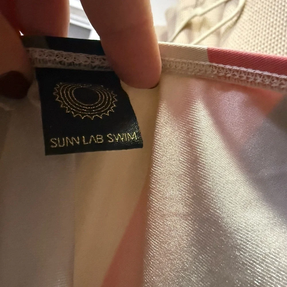 sunn lab swim •gently worn